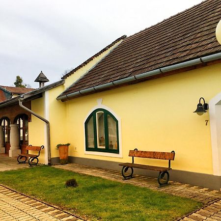 Ginti Panzio, Orseg Otel Magyarszombatfa Dış mekan fotoğraf