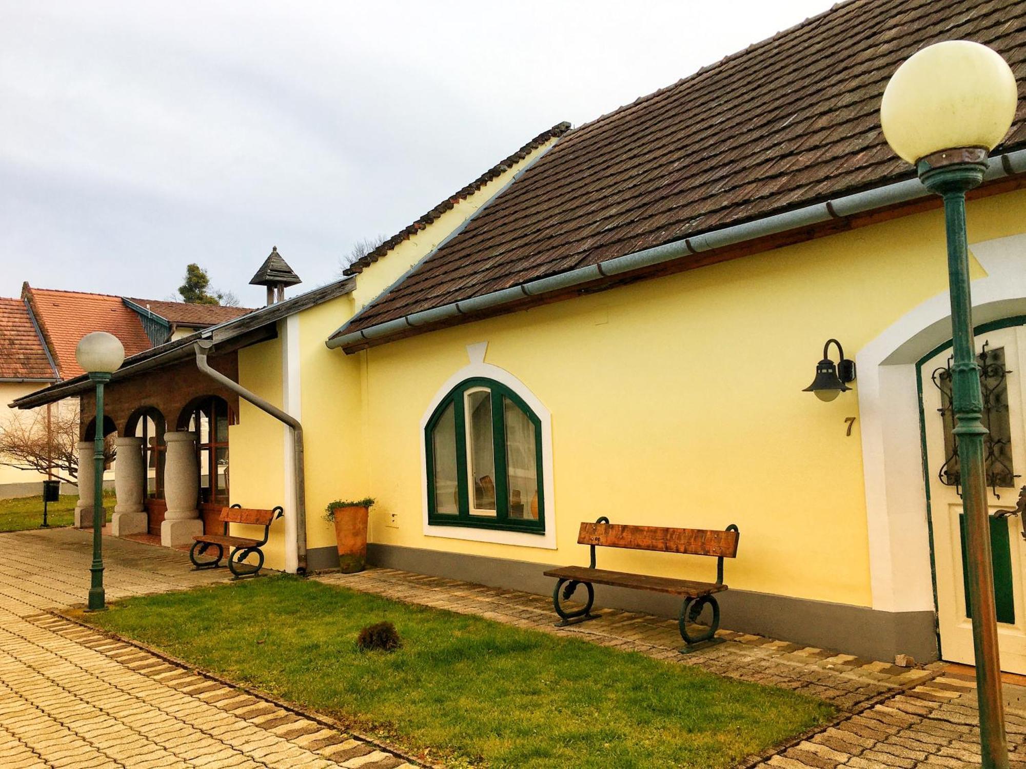 Ginti Panzio, Orseg Otel Magyarszombatfa Dış mekan fotoğraf