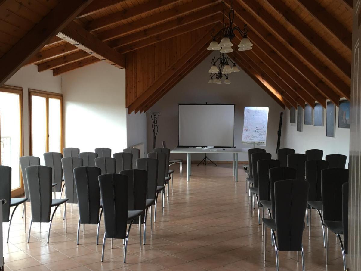 Ginti Panzio, Orseg Otel Magyarszombatfa Dış mekan fotoğraf